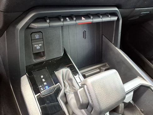 Used 2024 Toyota Tundra SR AWD/4WD image 31