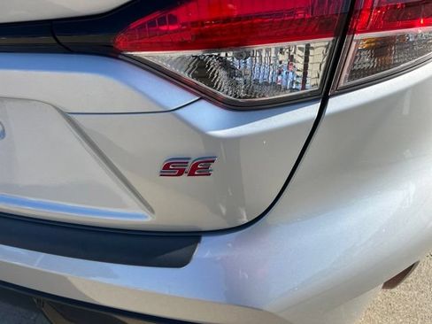 Used 2025 Toyota Corolla SE w/ SE Premium Package FWD image 4