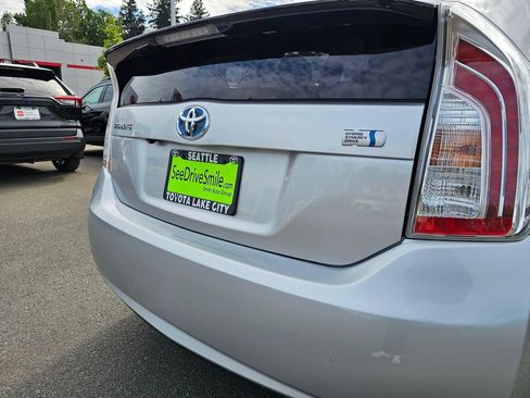 Used 2012 Toyota Prius Four w/ Deluxe Solar Roof Pkg FWD image 14