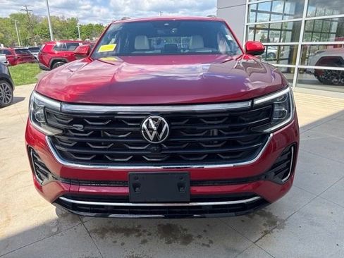 Used 2024 Volkswagen Atlas Cross Sport SEL Premium R-Line AWD/4WD image 2