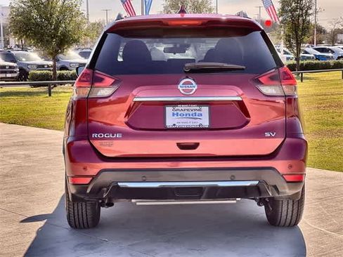 Used 2019 Nissan Rogue SV image 6