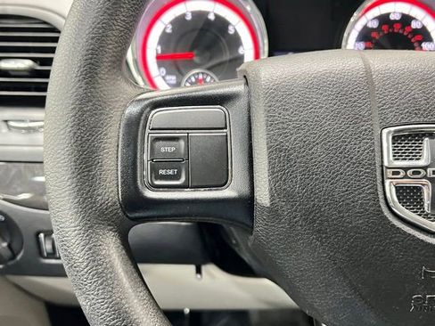 Used 2020 Dodge Grand Caravan SE FWD image 30
