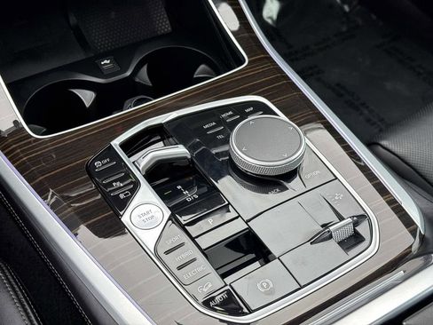 Used 2025 BMW X5 xDrive50e image 15