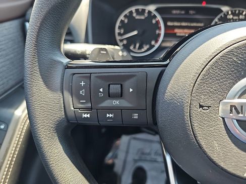 Used 2021 Nissan Rogue SV FWD image 21