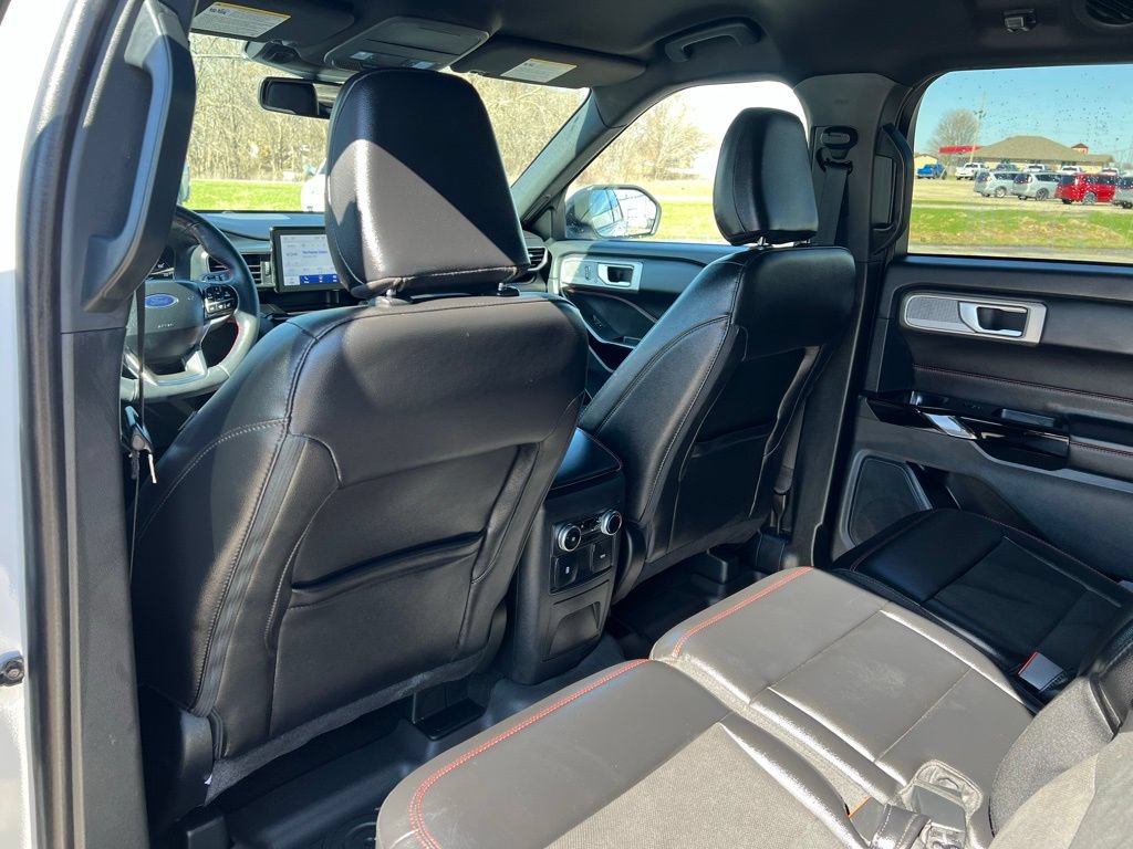 Used 2024 Ford Explorer ST-Line w/ Class IV Trailer Tow Package AWD/4WD image 26