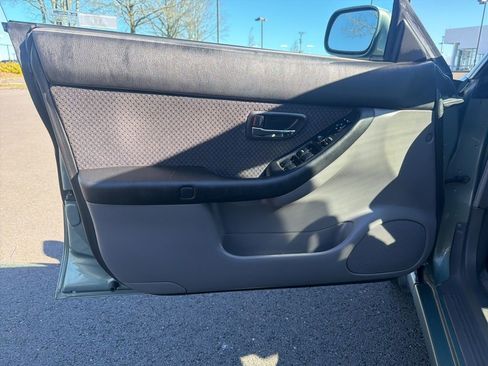 Used 2003 Subaru Legacy L image 11