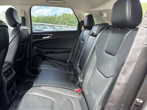 Used 2015 Ford Edge Titanium w/ Technology Package FWD image 21