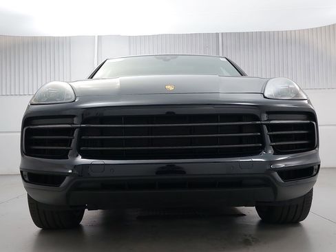 Certified 2023 Porsche Cayenne image 10
