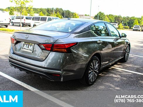 Used 2025 Nissan Altima 2.5 SV FWD image 6