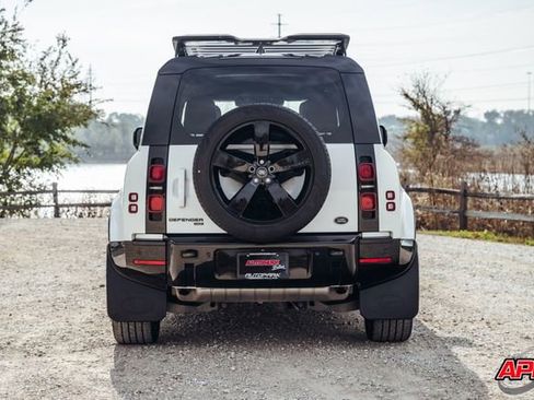 Used 2022 Land Rover Defender 110 X-Dynamic HSE image 15