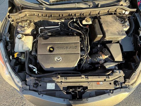 Used 2011 MAZDA MAZDA3 i Touring image 4