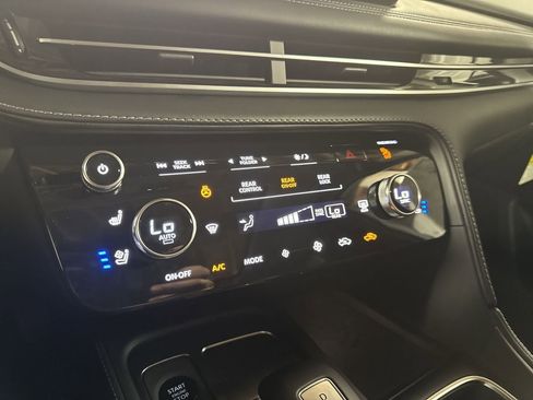 Certified 2026 INFINITI QX60 Luxe w/ Family Package image 24