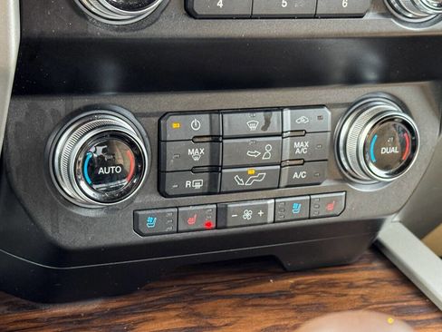 Used 2020 Ford F150 Lariat w/ Equipment Group 502A Luxury image 39