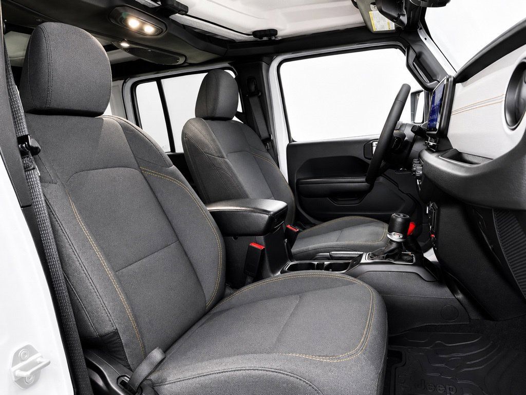Used 2024 Jeep Wrangler Unlimited AWD/4WD image 16