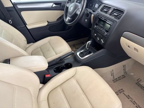 Used 2014 Volkswagen Jetta TDI FWD image 25