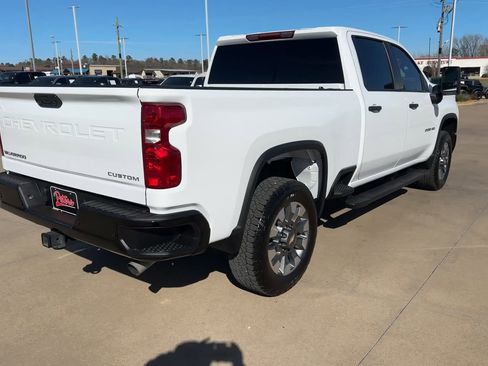 Used 2024 Chevrolet Silverado 2500 Custom w/ Custom Value Package image 7