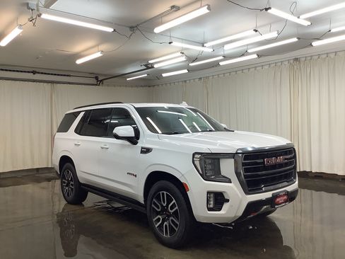 Used 2023 GMC Yukon AT4 AWD/4WD image 3
