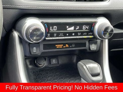 Used 2021 Toyota RAV4 XLE AWD/4WD image 30