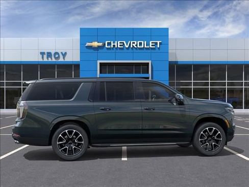 New 2026 Chevrolet Suburban RST AWD/4WD image 5