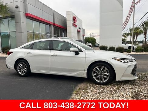 Used 2021 Toyota Avalon XLE w/ Carpet Mat Package (TMS) FWD image 2