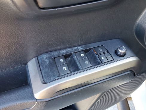 Used 2017 Toyota Tacoma SR5 image 20