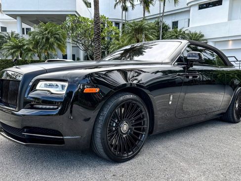 Used 2020 Rolls-Royce Dawn image 2