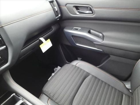 New 2025 Nissan Pathfinder Rock Creek image 25