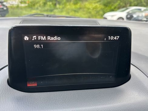 Used 2018 MAZDA MAZDA3 Sport FWD image 11