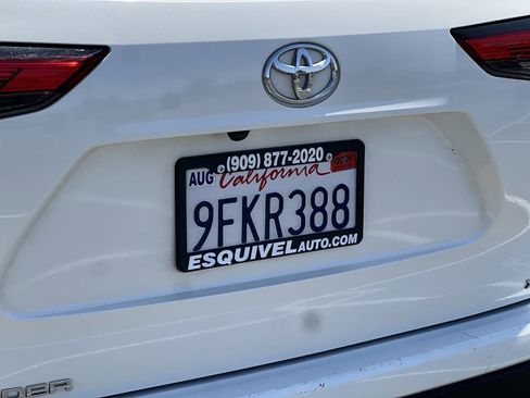 Used 2021 Toyota Highlander XSE FWD image 4