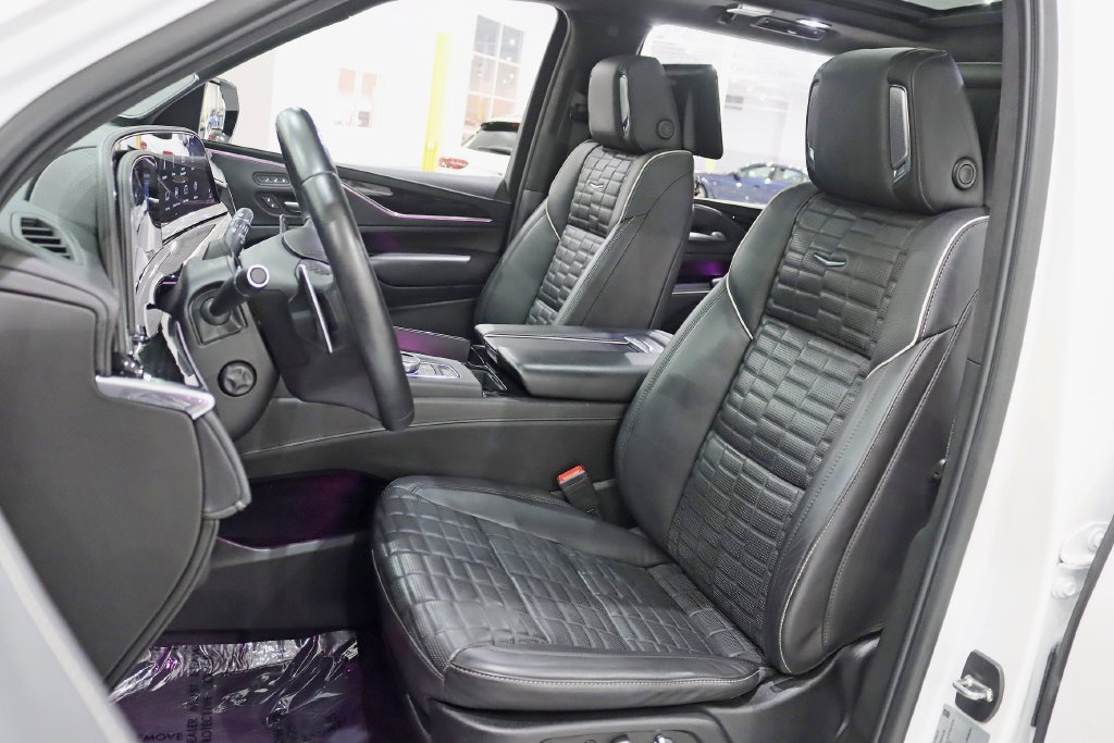 Used 2023 Cadillac Escalade ESV V w/ LPO, ONYX Package AWD/4WD image 31