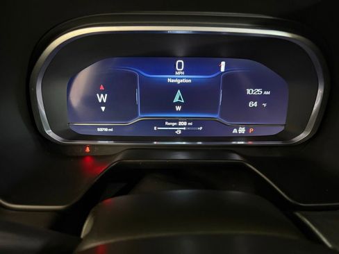 Used 2023 Chevrolet Suburban Premier image 15