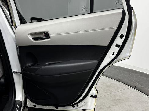 Used 2022 Toyota Corolla Cross L image 29