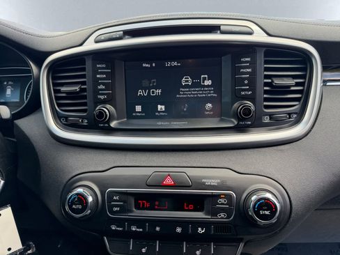 Used 2019 Kia Sorento AWD w/ LX Convenience Package image 14