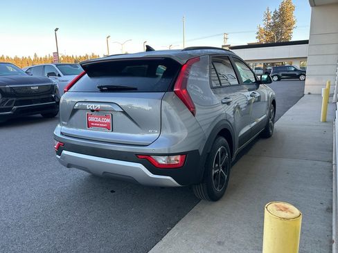 New 2025 Kia Niro EX image 4