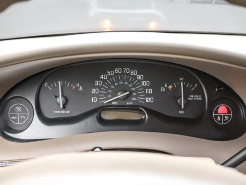 Used 2001 Buick Century Custom w/ Premium Pkg image 11