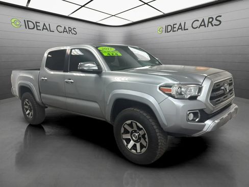 Used 2017 Toyota Tacoma Limited w/ Tow Package AWD/4WD image 3