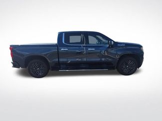 Used 2022 Chevrolet Silverado 1500 High Country AWD/4WD video 2