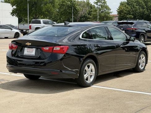 Used 2024 Chevrolet Malibu LS w/ LPO, Floor Liner Package FWD image 4