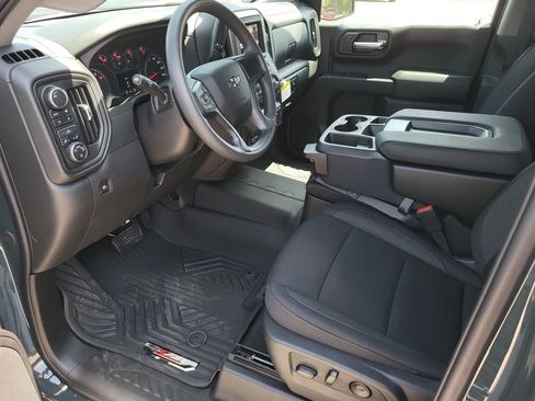 New 2026 Chevrolet Silverado 1500 Custom Trail Boss w/ LPO, Dark Essentials Package image 5