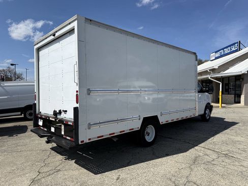 Used 2021 GMC Savana 3500 Extended w/ Power Convenience Package RWD image 19