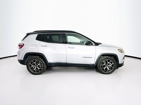 Used 2025 Jeep Compass Limited AWD/4WD image 10