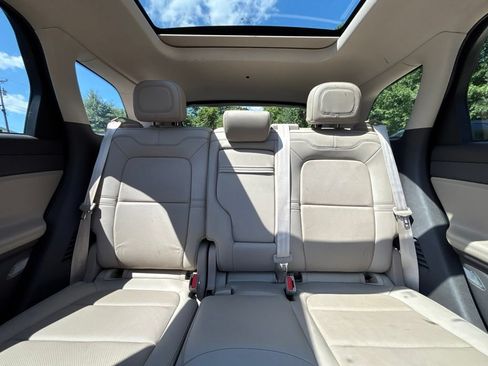 Used 2021 Lincoln Corsair FWD w/ Premium Package image 25