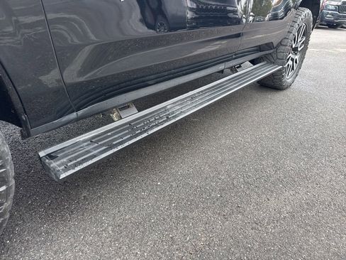 Used 2021 GMC Yukon AT4 w/ AT4 Premium Plus Package image 17