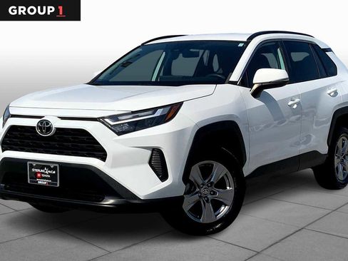 Used 2022 Toyota RAV4 XLE FWD image 1