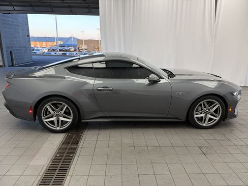 Used 2024 Ford Mustang GT Premium image 4