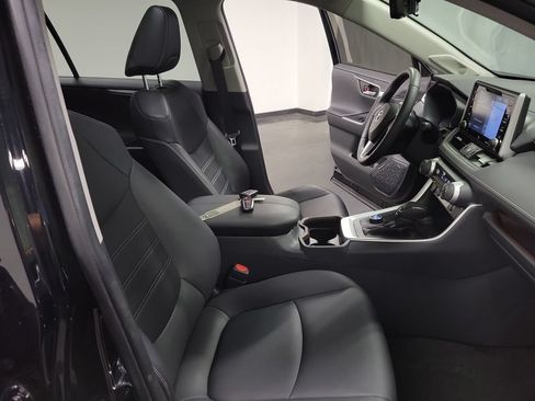 Used 2019 Toyota RAV4 Limited w/ Advanced Technology Package AWD/4WD image 24