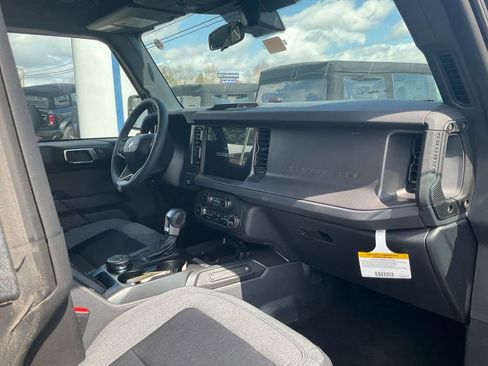New 2025 Ford Bronco 4-Door image 9