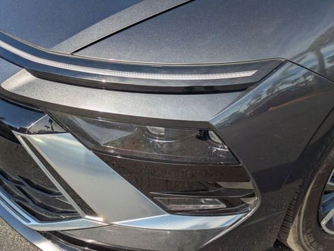 Used 2025 Hyundai Sonata SEL FWD image 11