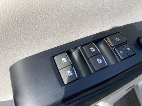 Used 2015 Toyota Highlander Limited AWD/4WD image 14