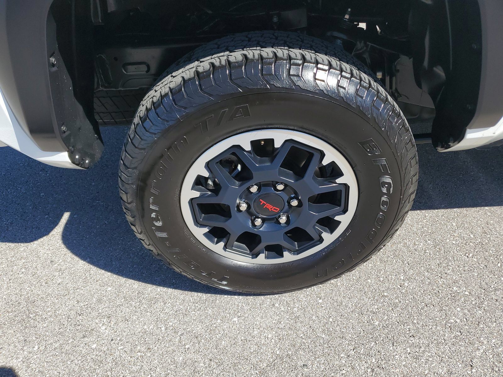 Used 2024 Toyota Tacoma TRD Off-Road AWD/4WD image 5